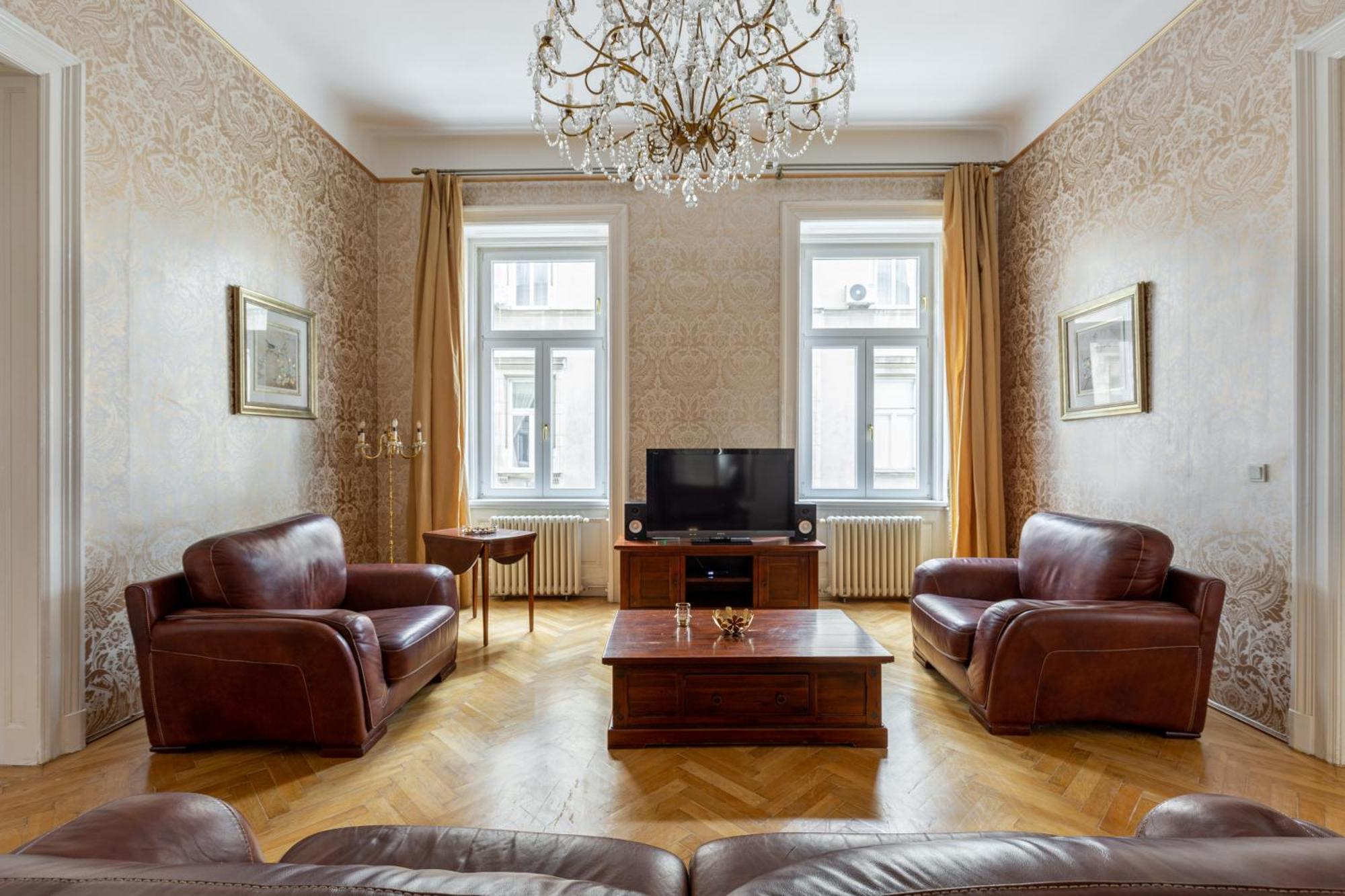 Rom-antique At Center Budapešť