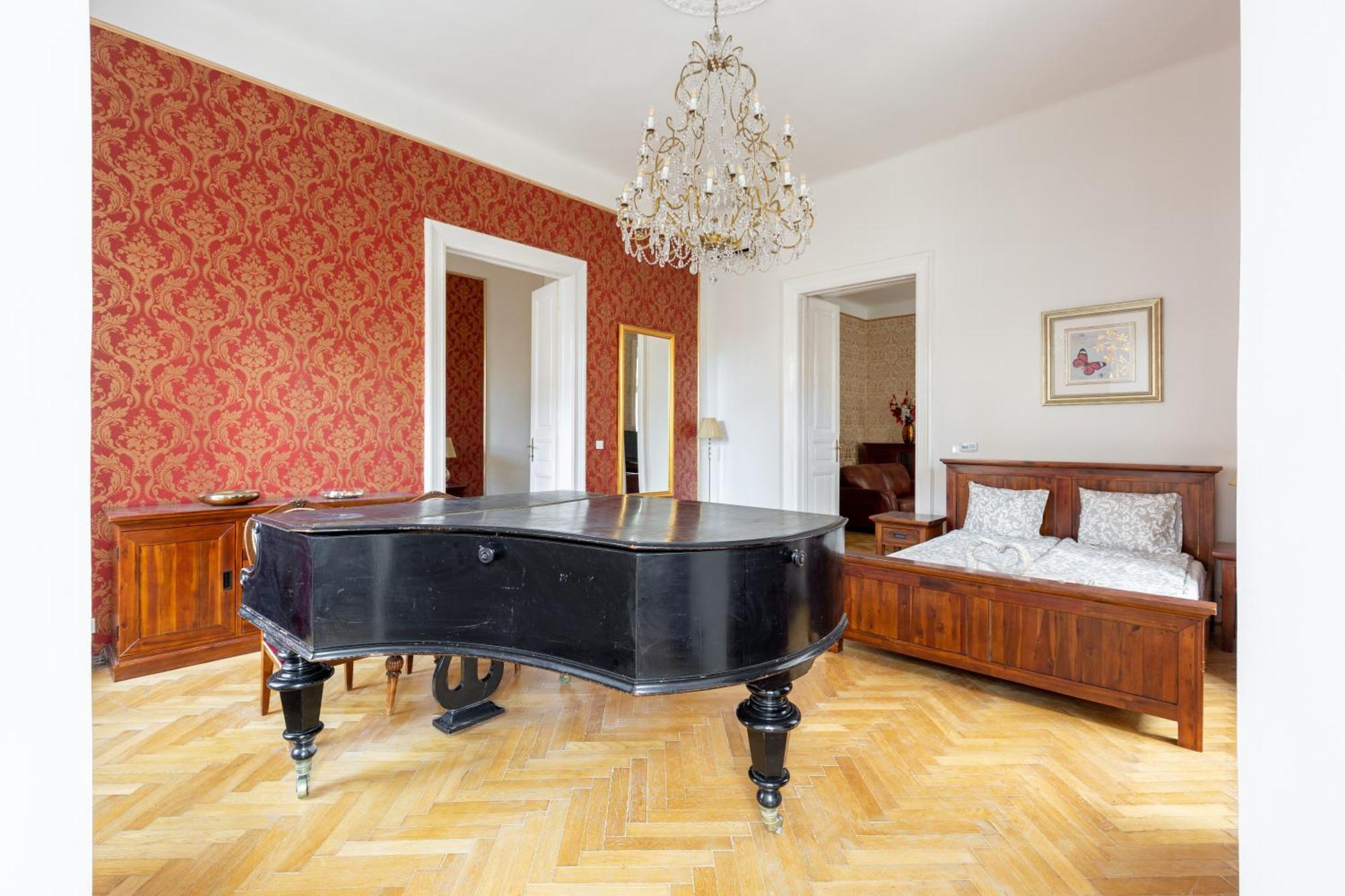 Rom-antique At Center Budapešť
